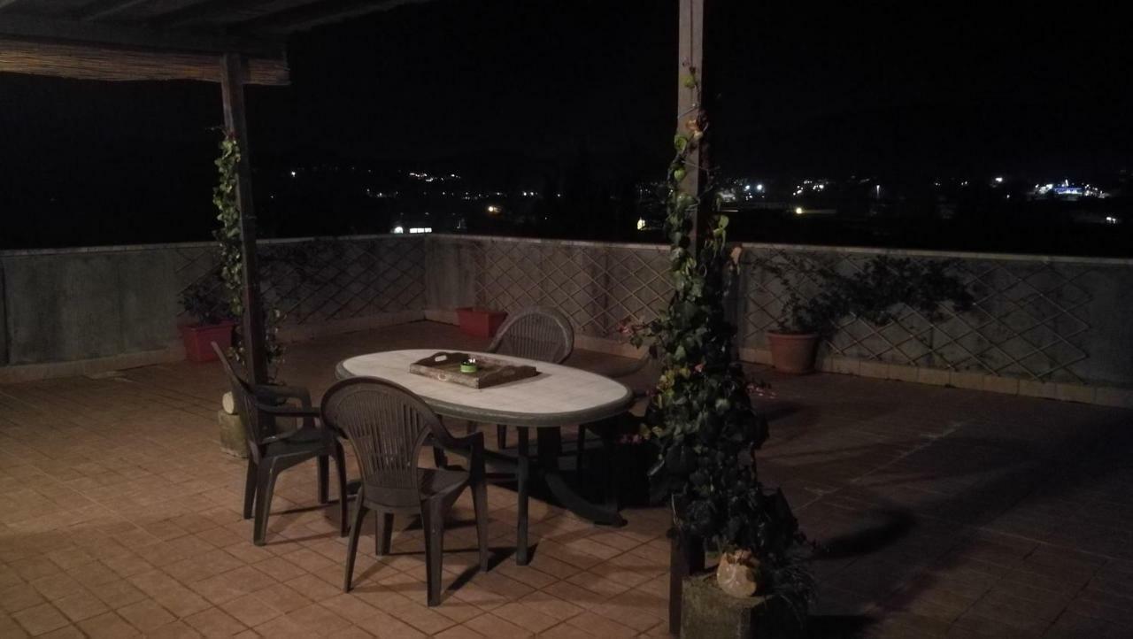 Attico A Barberino Di Mugello Apartamento Exterior foto